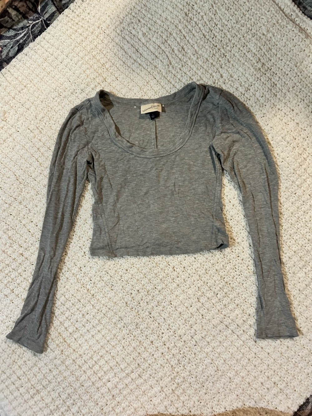 Universal Thread Heather Gray Scoop-Neck Long Sleeve Cropped Top